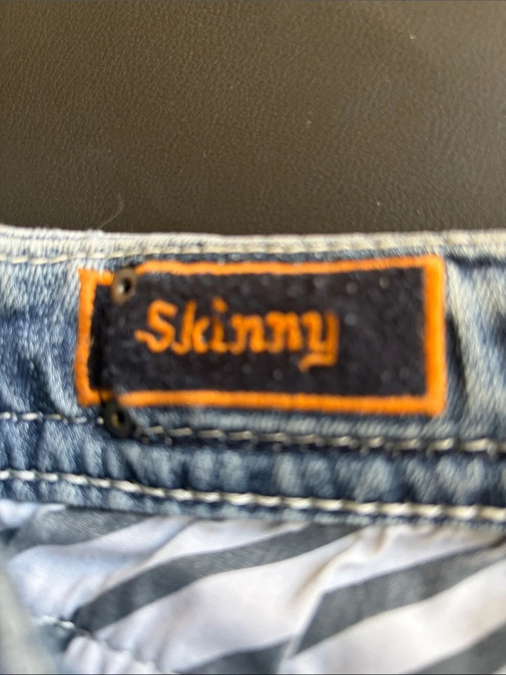 Rock Revival Jen Skinny Jeans Size 27 Light Wash Distressed Stretch Denim